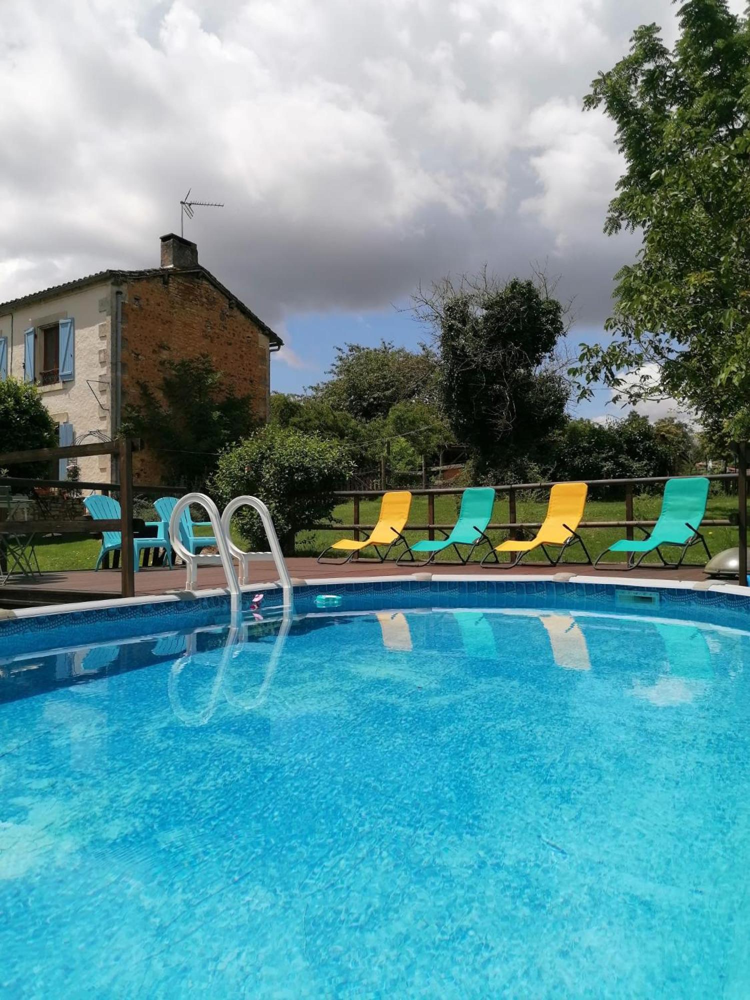 Le Verger Du Paradis Beaulieu-sur-Sonnette Exterior photo